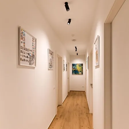 Private & Pool Villa *